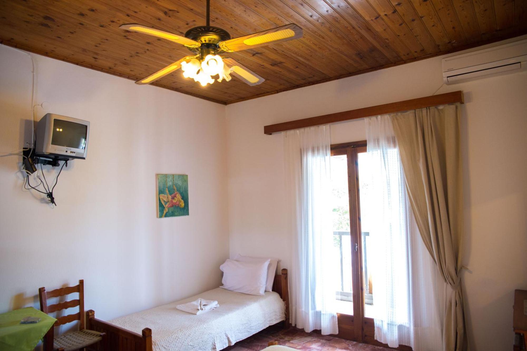 Olga Studios Afissos Quarto foto